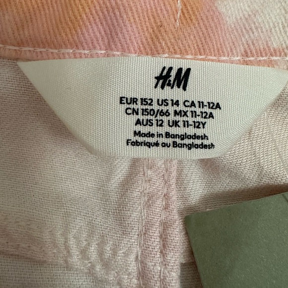 H&M| NWT Girls Tye-Dye Raw Hem Jeans - Picture 9 of 10